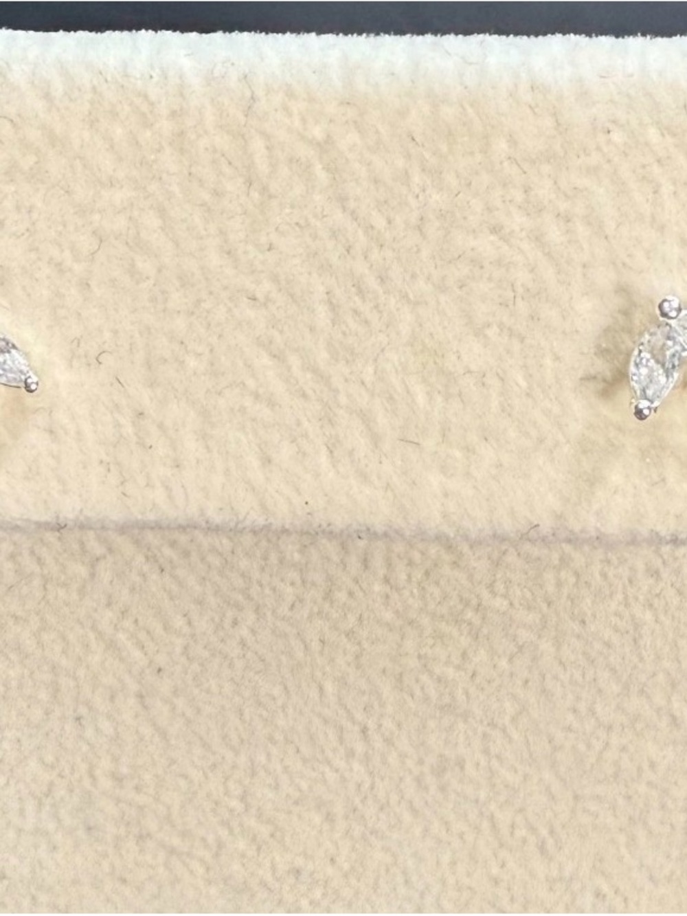 NWOT Set of Four Pairs of Small Silver Earrings Original Packaging & Box - Picture 10 of 12